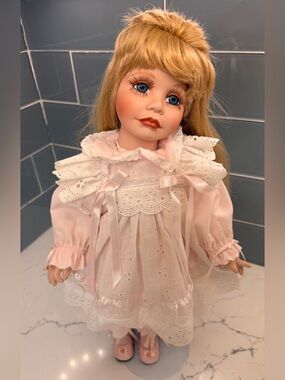 “Heather” Doll- by Joke Grobben, The Hamilton Collection (No. 1699A)